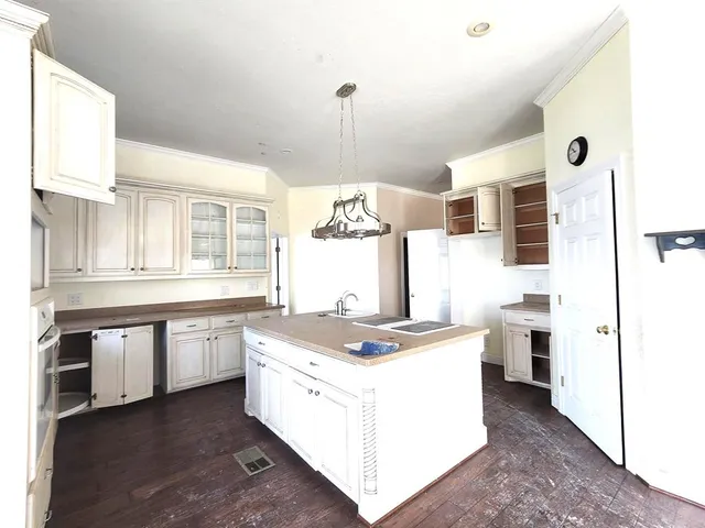 $749,900 | 180 Shady Shores Drive, Mabank, TX 75156