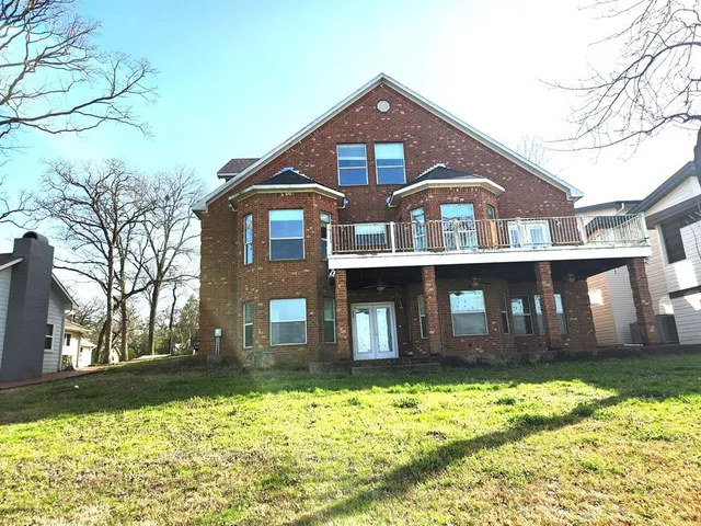 $749,900 | 180 Shady Shores Drive, Mabank, TX 75156