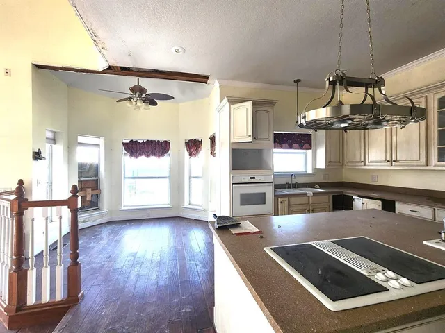 $749,900 | 180 Shady Shores Drive, Mabank, TX 75156