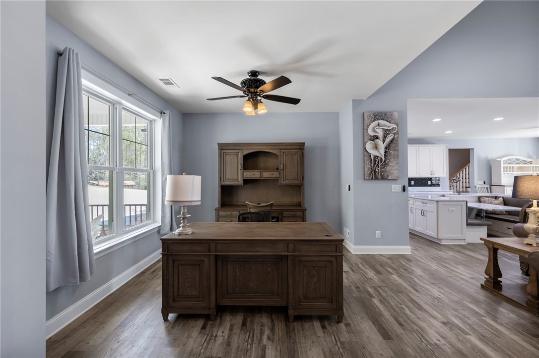 427 Sue Craig Road Six Mile, SC 29682 - Photo 15 of 50 Entryway/Sitting Area/Office