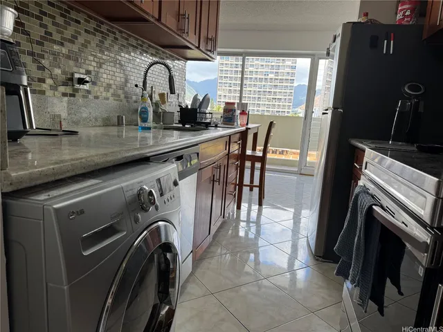 a close view of sink and tap