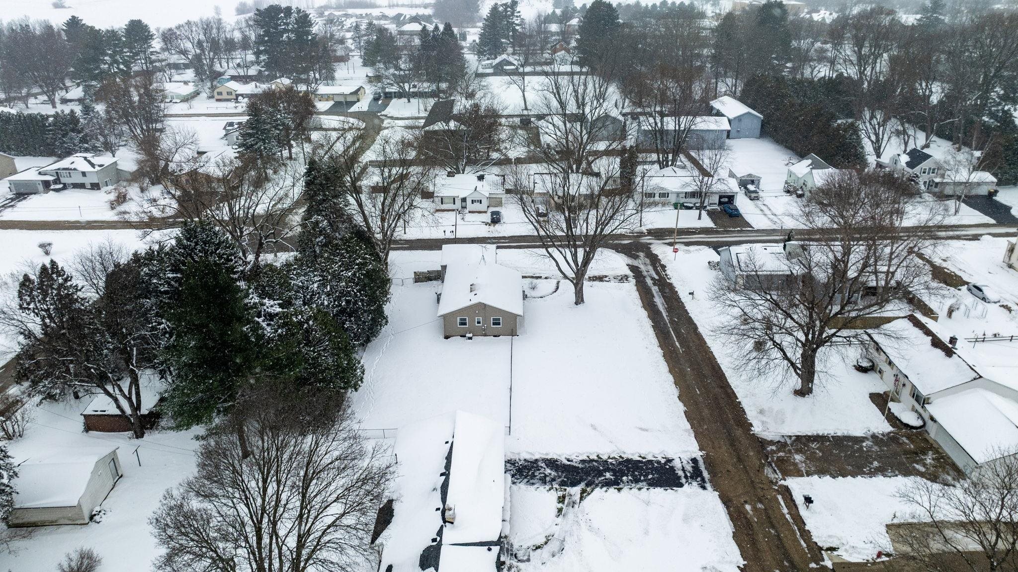 301 Barbara Street Mount Morris, IL 61054 - Photo 33 of 36 a view of a large building