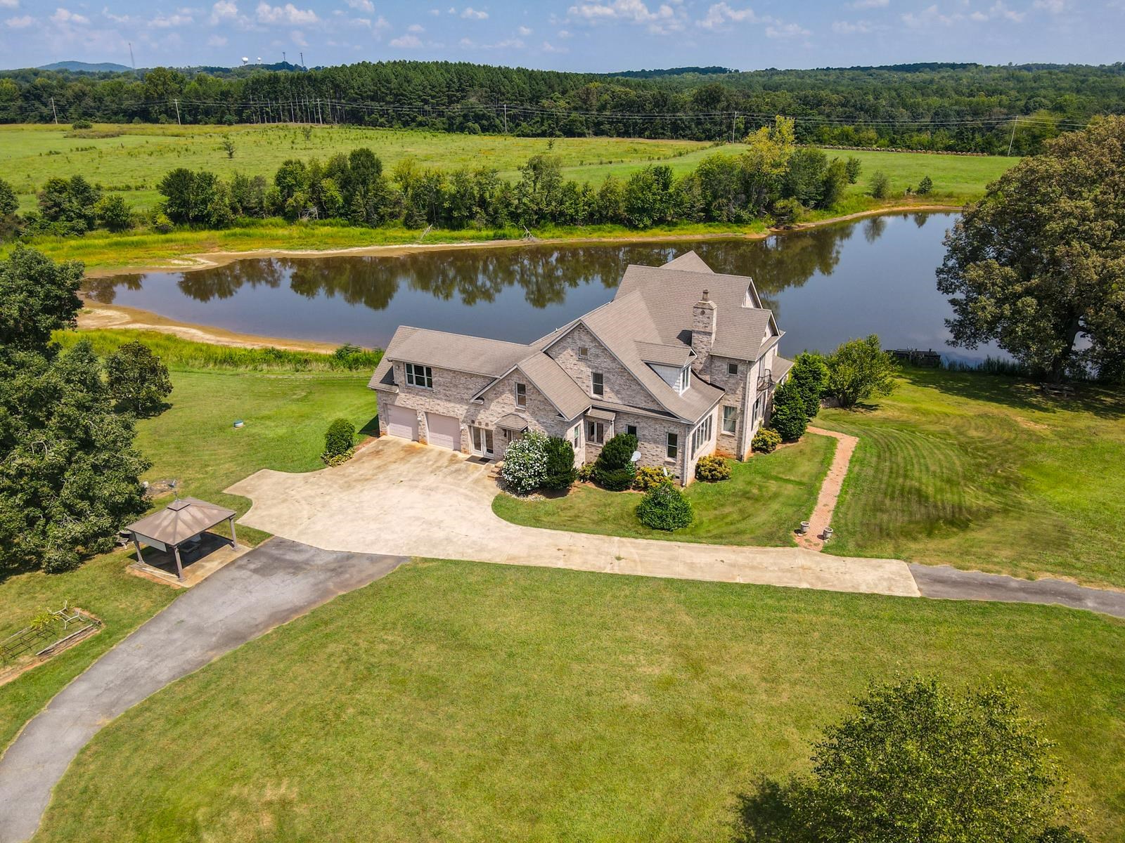 945 Love Springs Road Cowpens, SC 29330 - Photo 3 of 50 Gallery Image 3