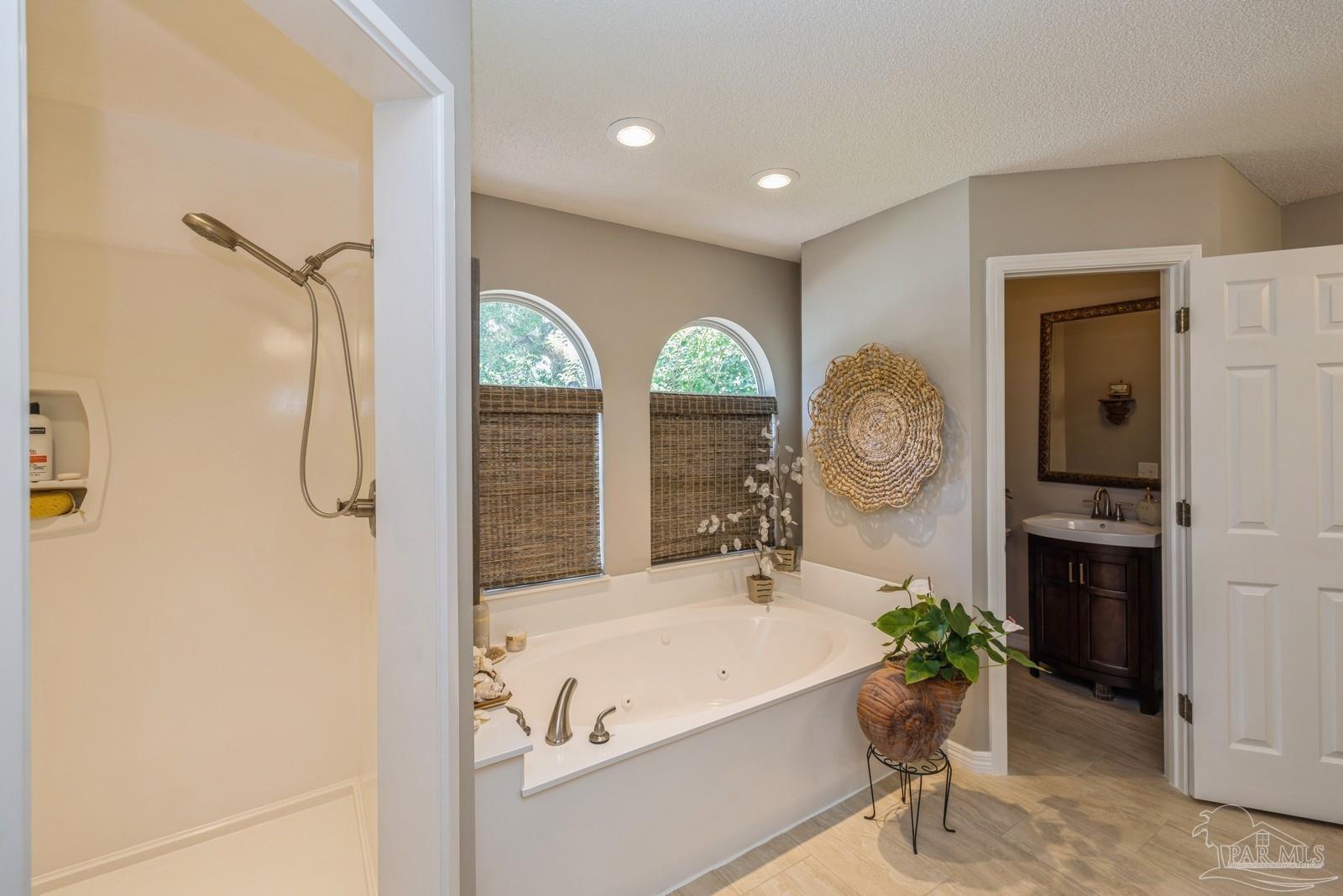 2808 P.G.A Boulevard Navarre, FL 32566 - Photo 26 of 54