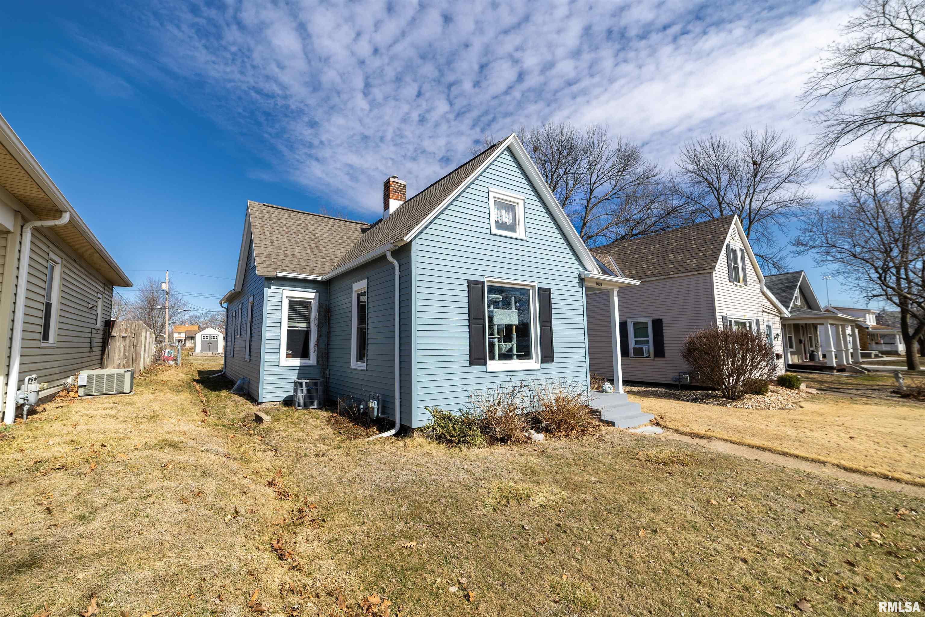 1633 Spruce Street Quincy, IL 62301 - Photo 1 of 22