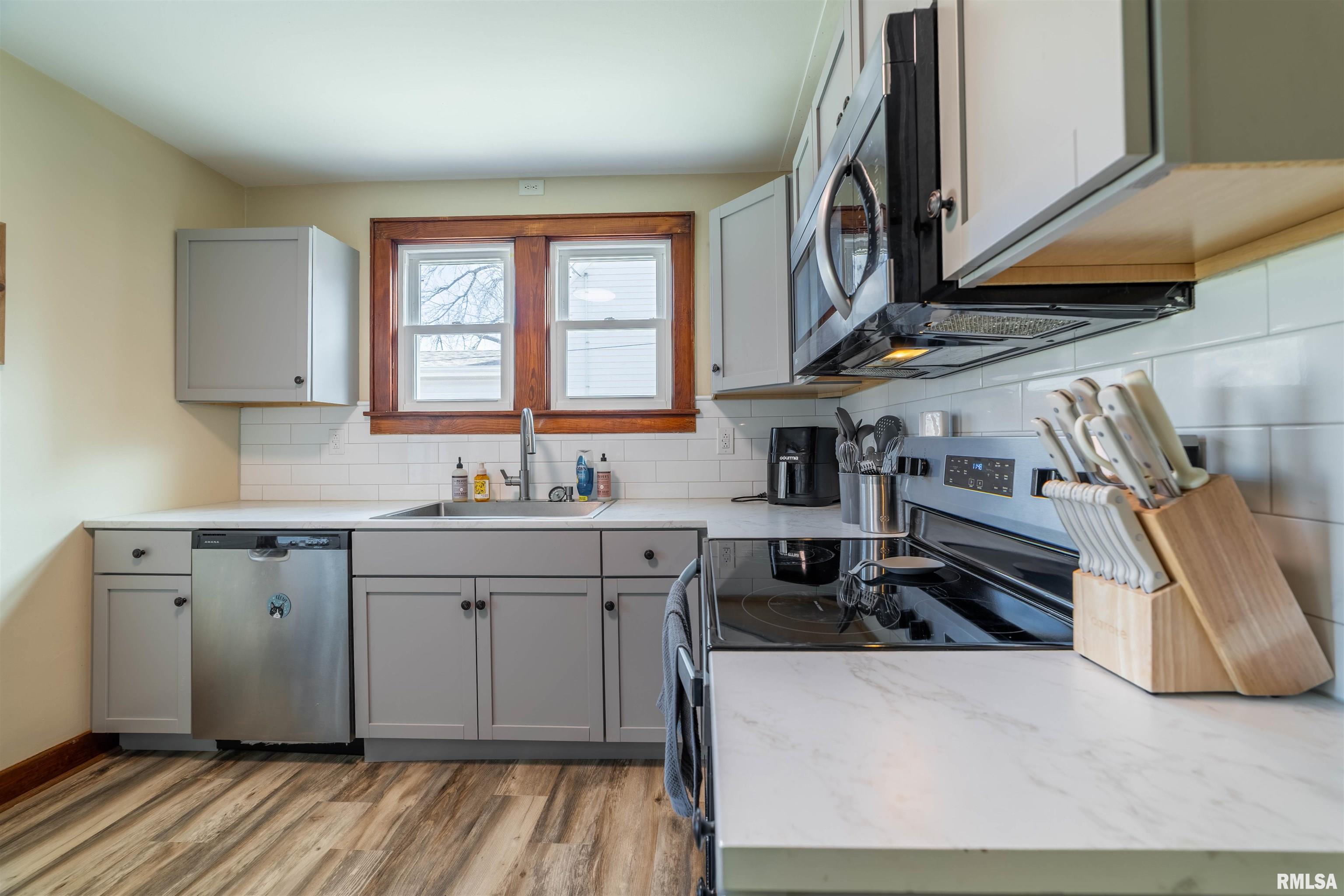 1633 Spruce Street Quincy, IL 62301 - Photo 9 of 22