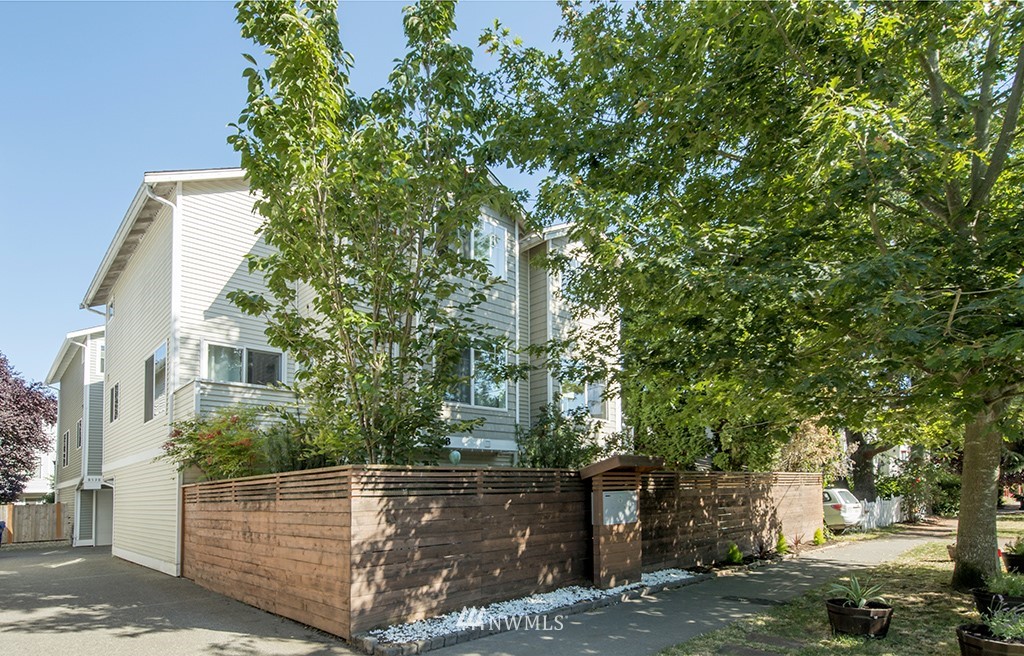 8536 Midvale Avenue North, Unit A Seattle, WA 98103 - Photo 1 of 19 Gallery Image 1