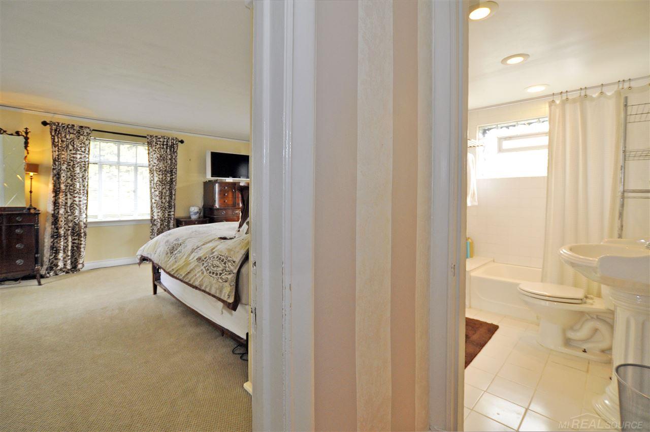 264 Lewiston Road Grosse Pointe Farms, MI 48236 - Photo 29 of 40