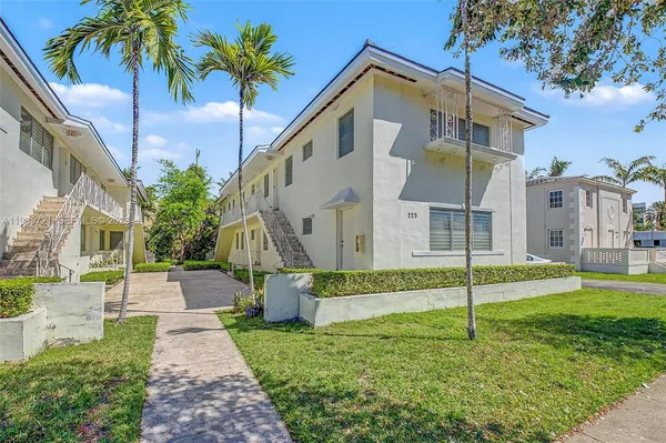 $1,725 | 225 Madeira Avenue, Unit 6, Coral Gables, FL 33134