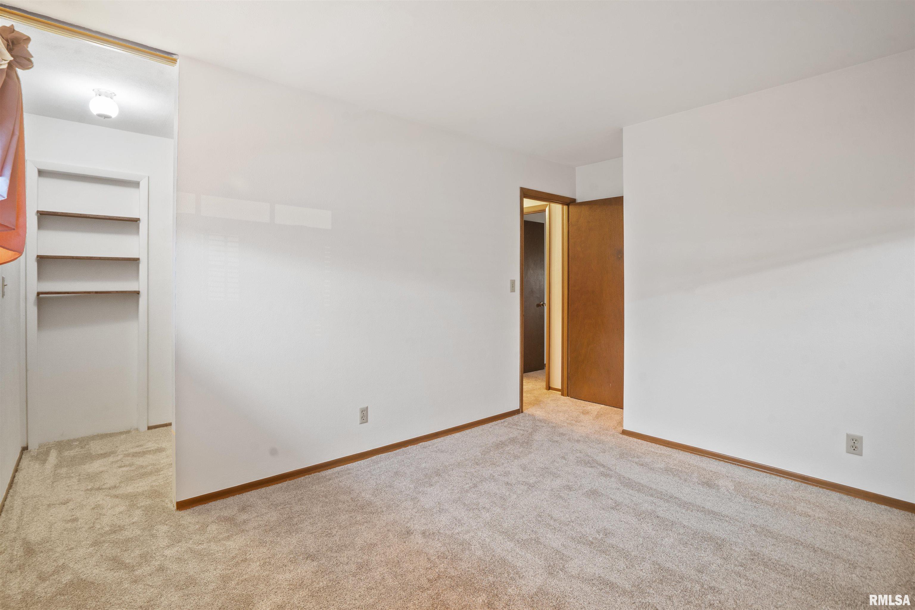 220 Westerfield Road Davenport, IA 52806 - Photo 12 of 22 Gallery Image 12