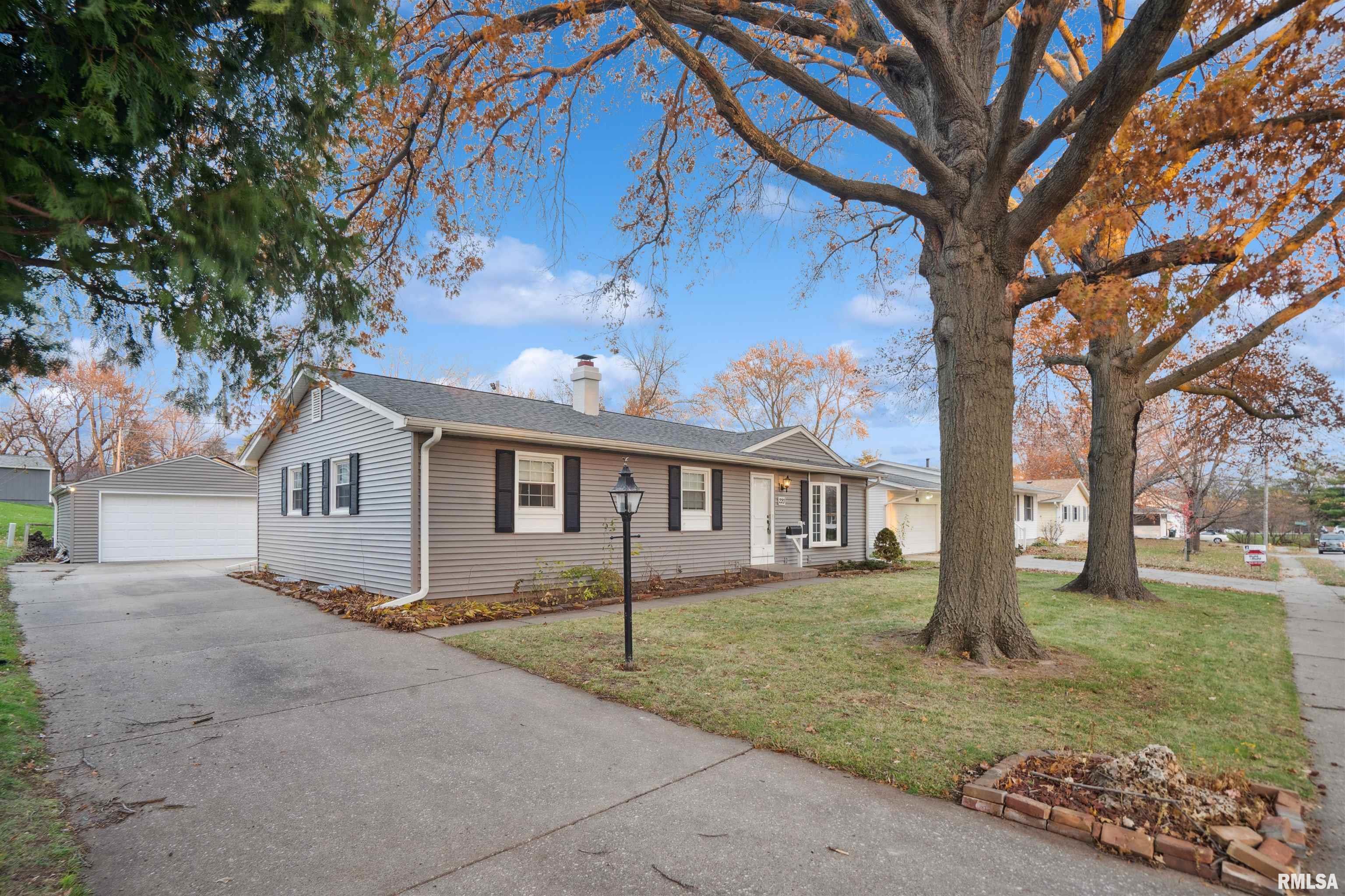 220 Westerfield Road Davenport, IA 52806 - Photo 2 of 22 Gallery Image 2