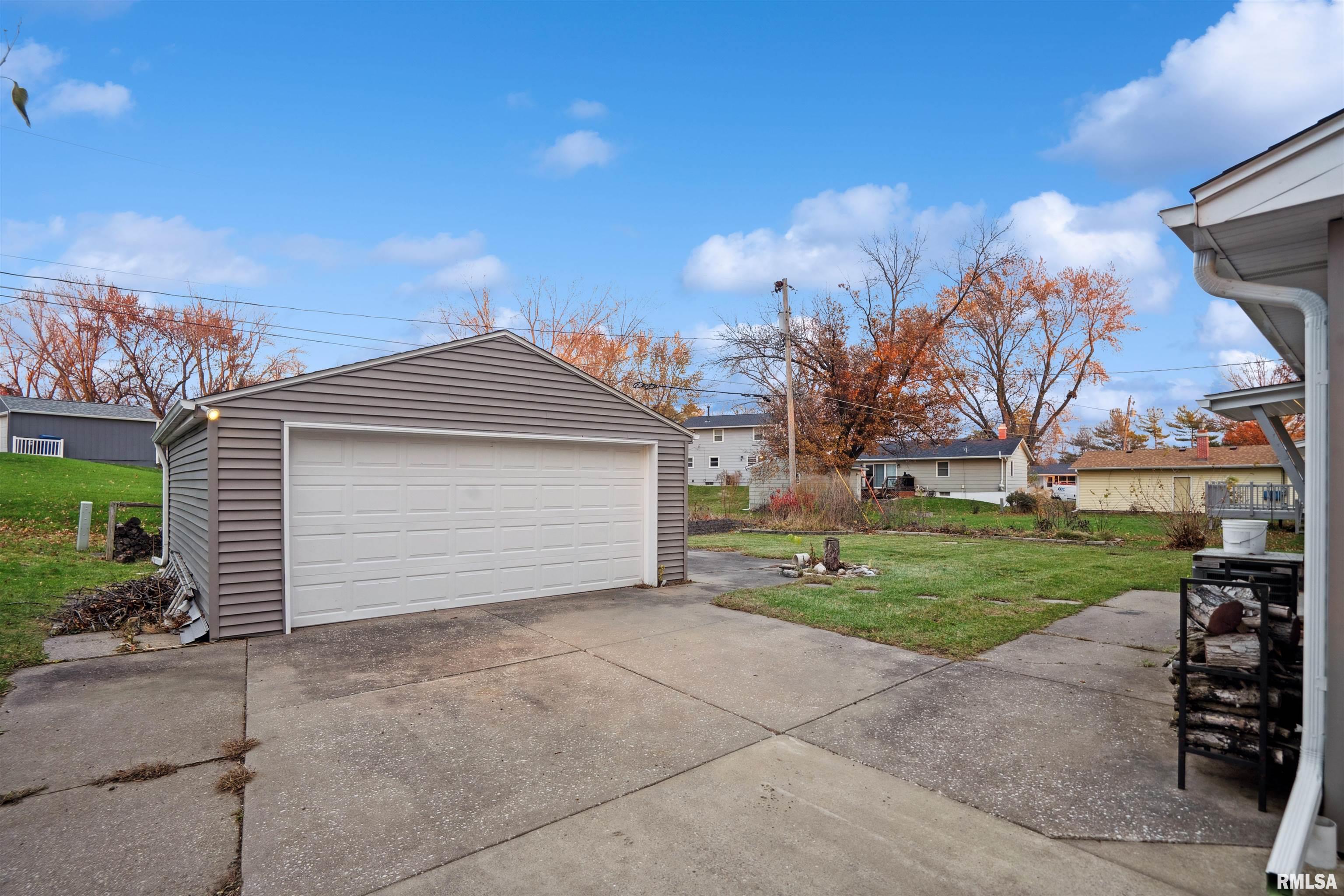 220 Westerfield Road Davenport, IA 52806 - Photo 19 of 22 Gallery Image 19