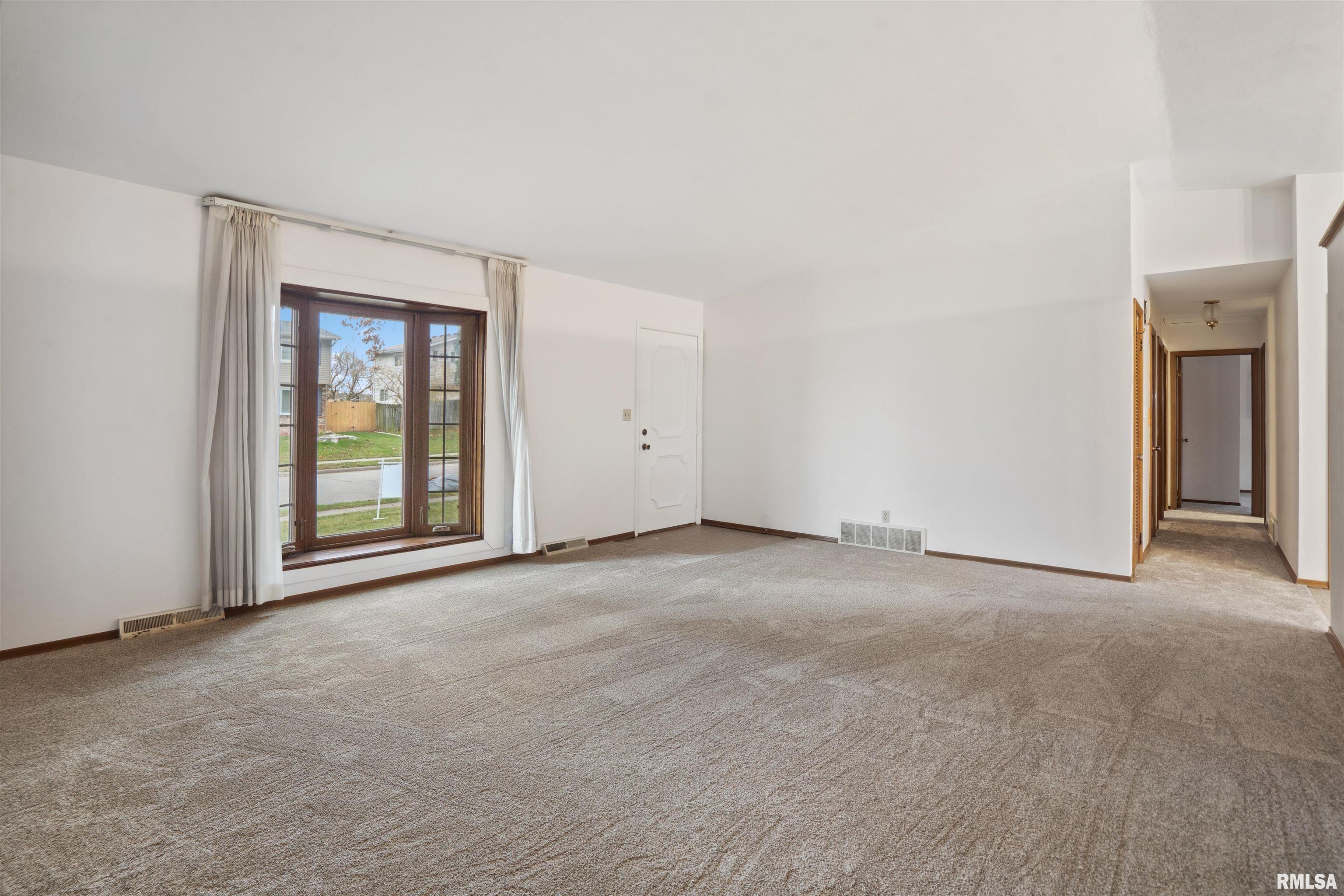 220 Westerfield Road Davenport, IA 52806 - Photo 3 of 22 Gallery Image 3