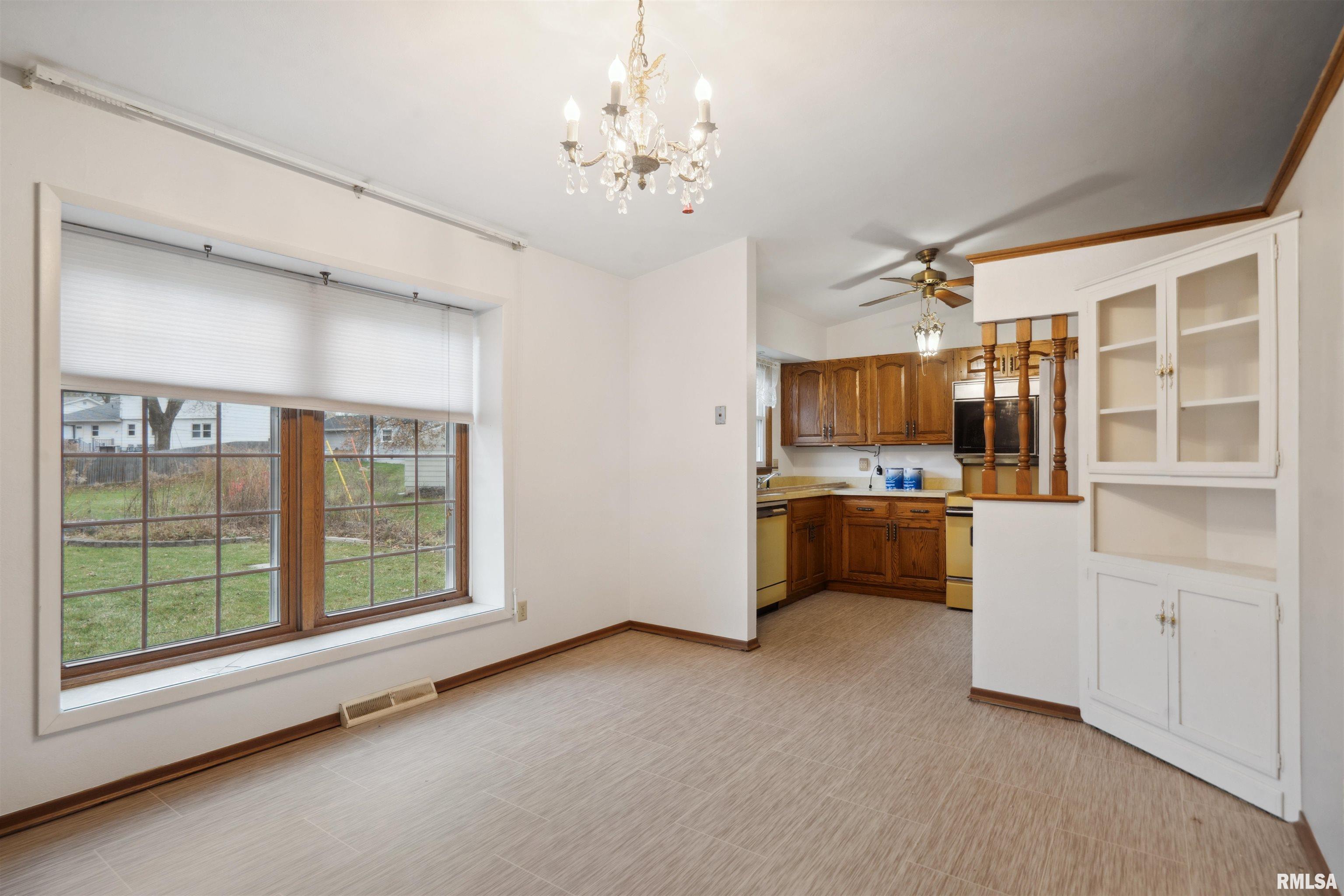 220 Westerfield Road Davenport, IA 52806 - Photo 5 of 22 Gallery Image 5