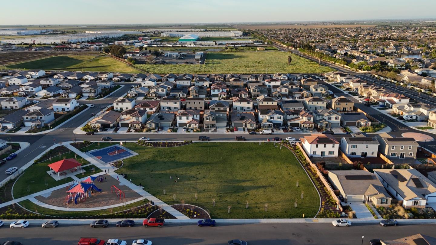 2121 Stagecoach Road Patterson, CA 95363 - Photo 3 of 35