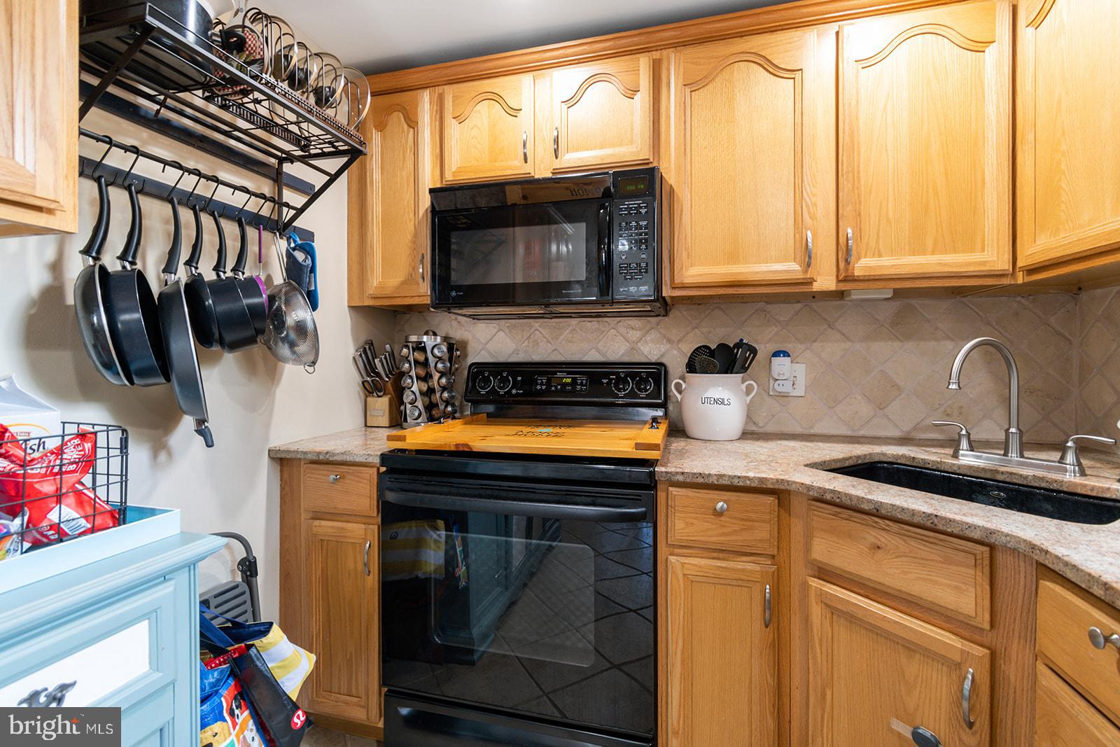 3 Holbrook Road Havertown, PA 19083 - Photo 8 of 27 Gallery Image 8