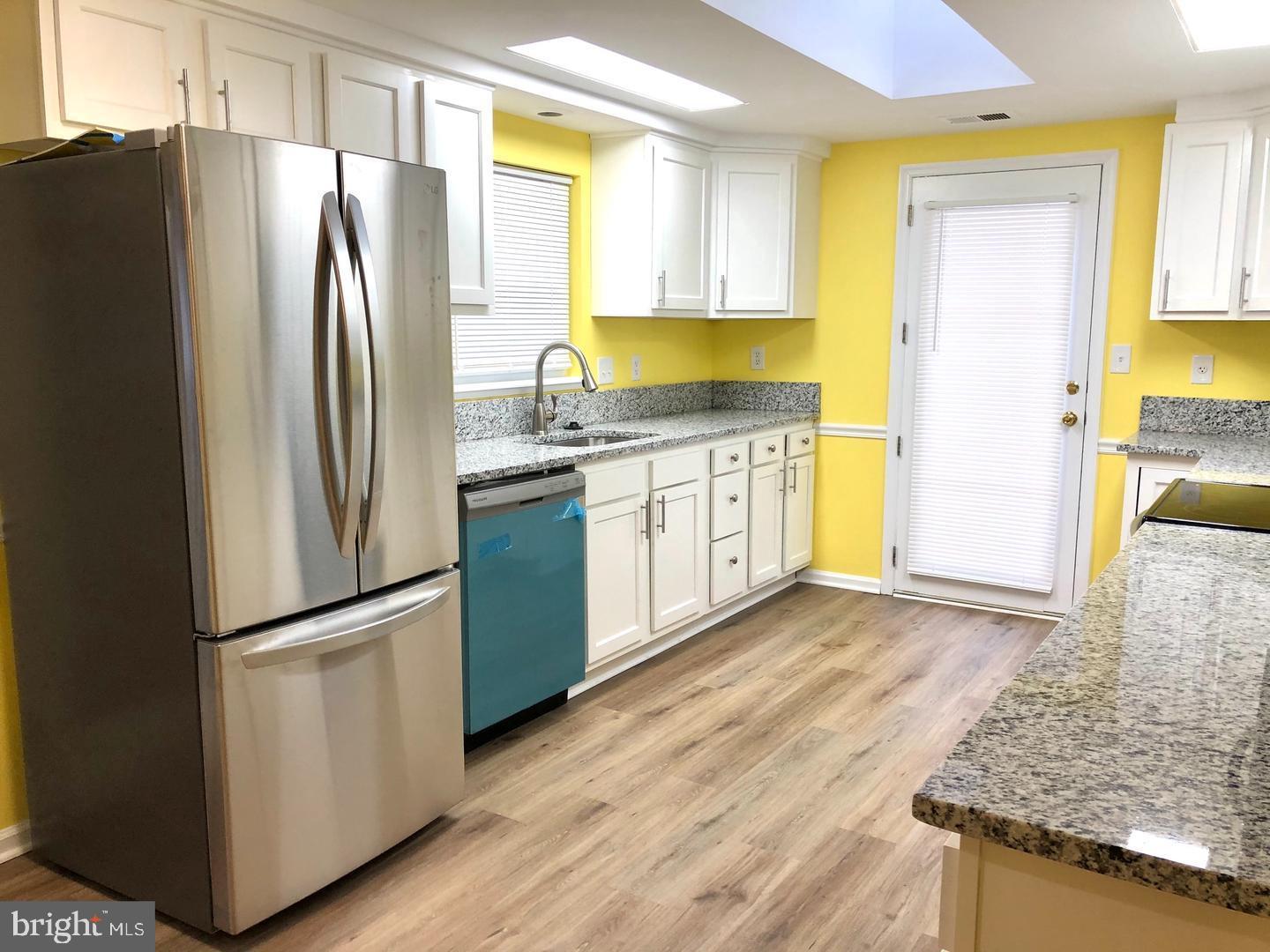 114 River Road Edgewater, MD 21037 - Photo 2 of 33 Updated kitchen