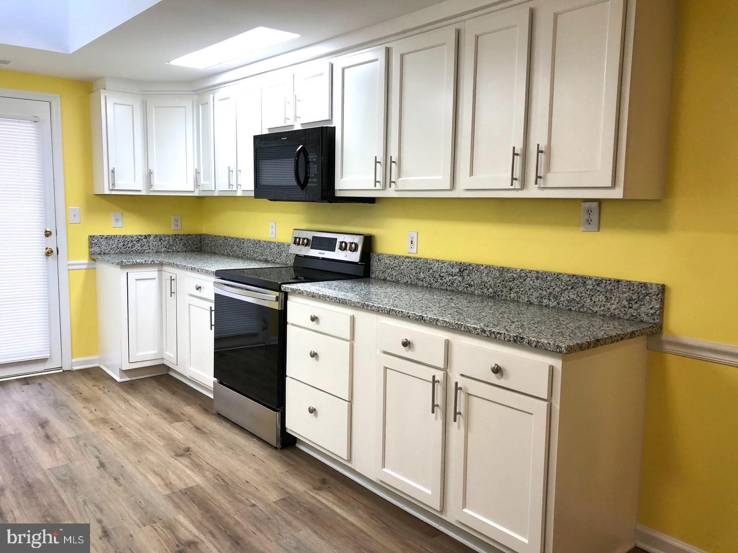 114 River Road Edgewater, MD 21037 - Photo 4 of 33 Kitchen