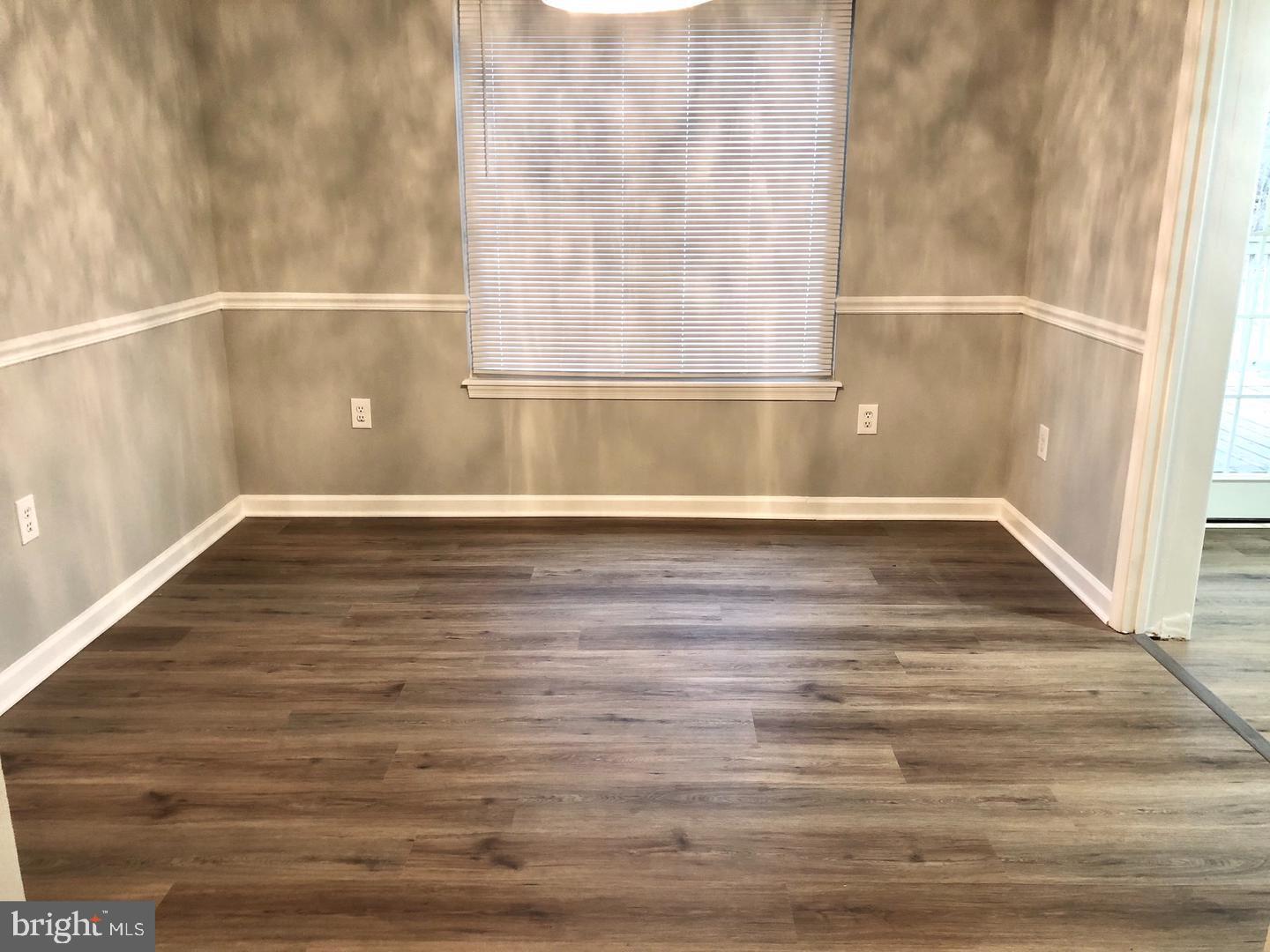 114 River Road Edgewater, MD 21037 - Photo 9 of 33 Dining Room
