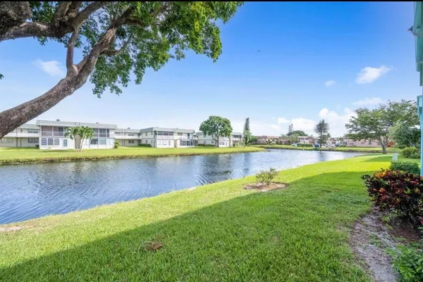 $1,950 | 401 Monaco Way, Unit 401, Delray Beach, FL 33446