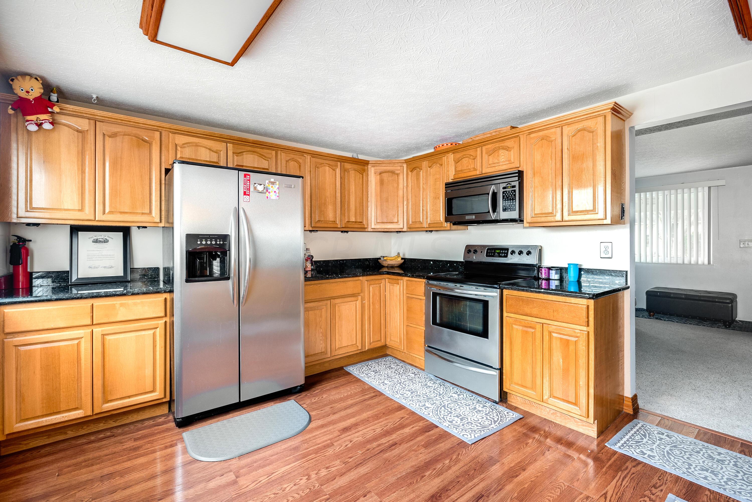 6413 Lexleigh Road Reynoldsburg, OH 43068 - Photo 20 of 40 Kitchen