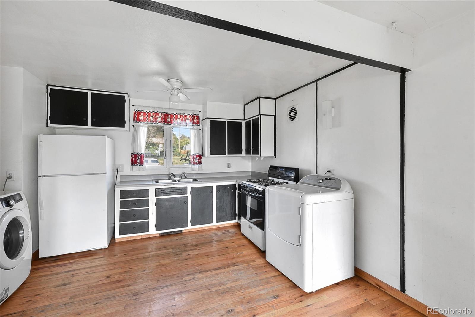 7431 Granada Road Denver, CO 80221 - Photo 5 of 16 Gallery Image 5