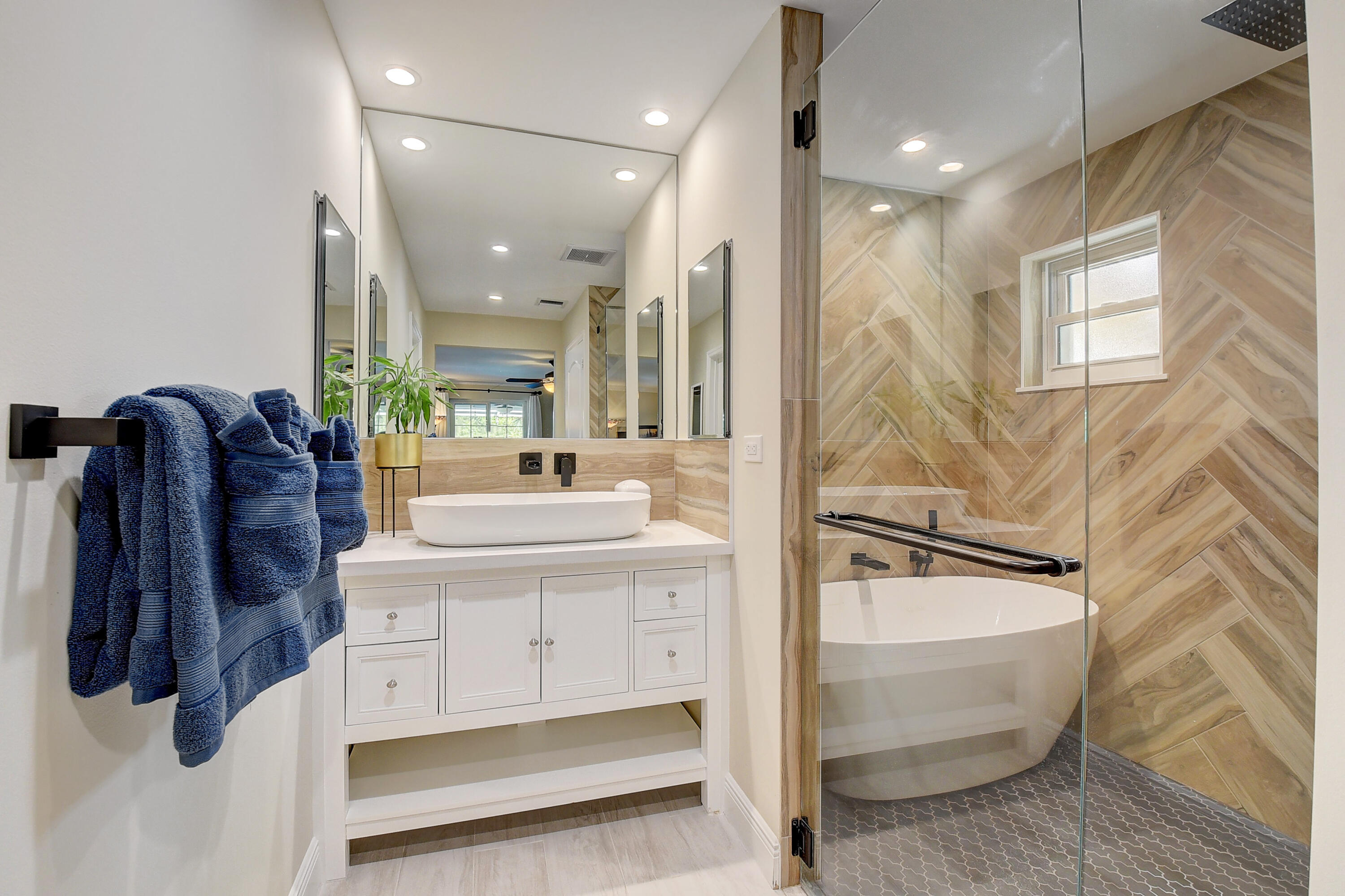 30 Pinehurst Lane Boca Raton, FL 33431 - Photo 17 of 35 Master bathroom