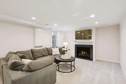 $630,000 | 3316 France Avenue South, St. Louis Park, MN 55416