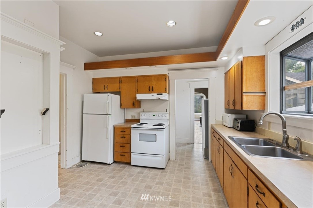 1608 North 50th Street Seattle, WA 98103 - Photo 8 of 27 Gallery Image 8