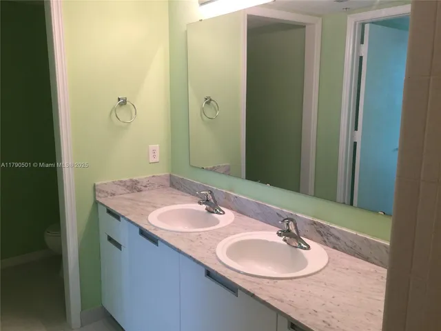 $519,000 | 1881 79th Street Causeway, Unit 1106, North Bay Village, FL 33141