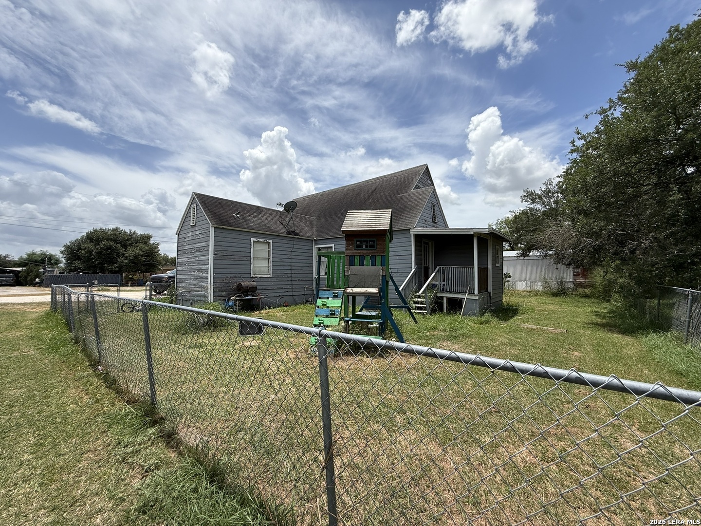 207 Mc Gloin Street Three Rivers, TX 78071 - Photo 5 of 15