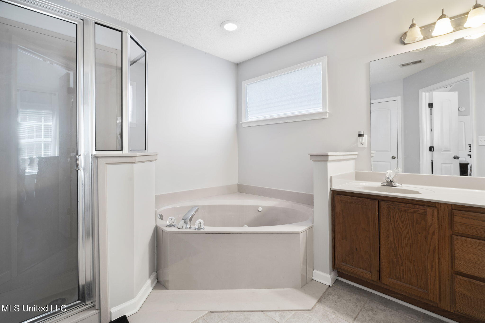 7868 Plantation Ridge Cove Olive Branch, MS 38654 - Photo 16 of 30 16-web-or-mls-7868 Plantation Ridge-15