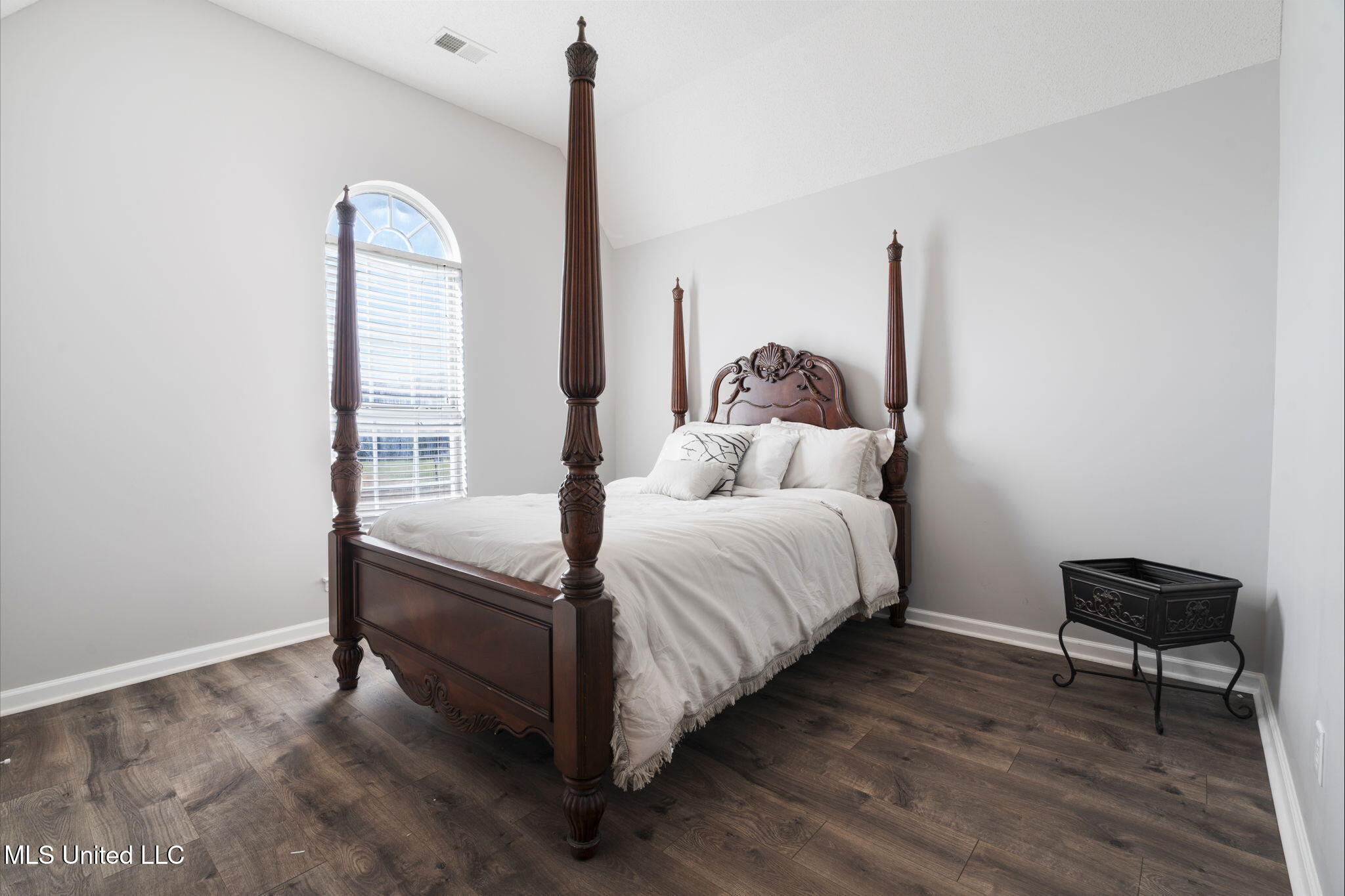 7868 Plantation Ridge Cove Olive Branch, MS 38654 - Photo 19 of 30 19-web-or-mls-7868 Plantation Ridge-18