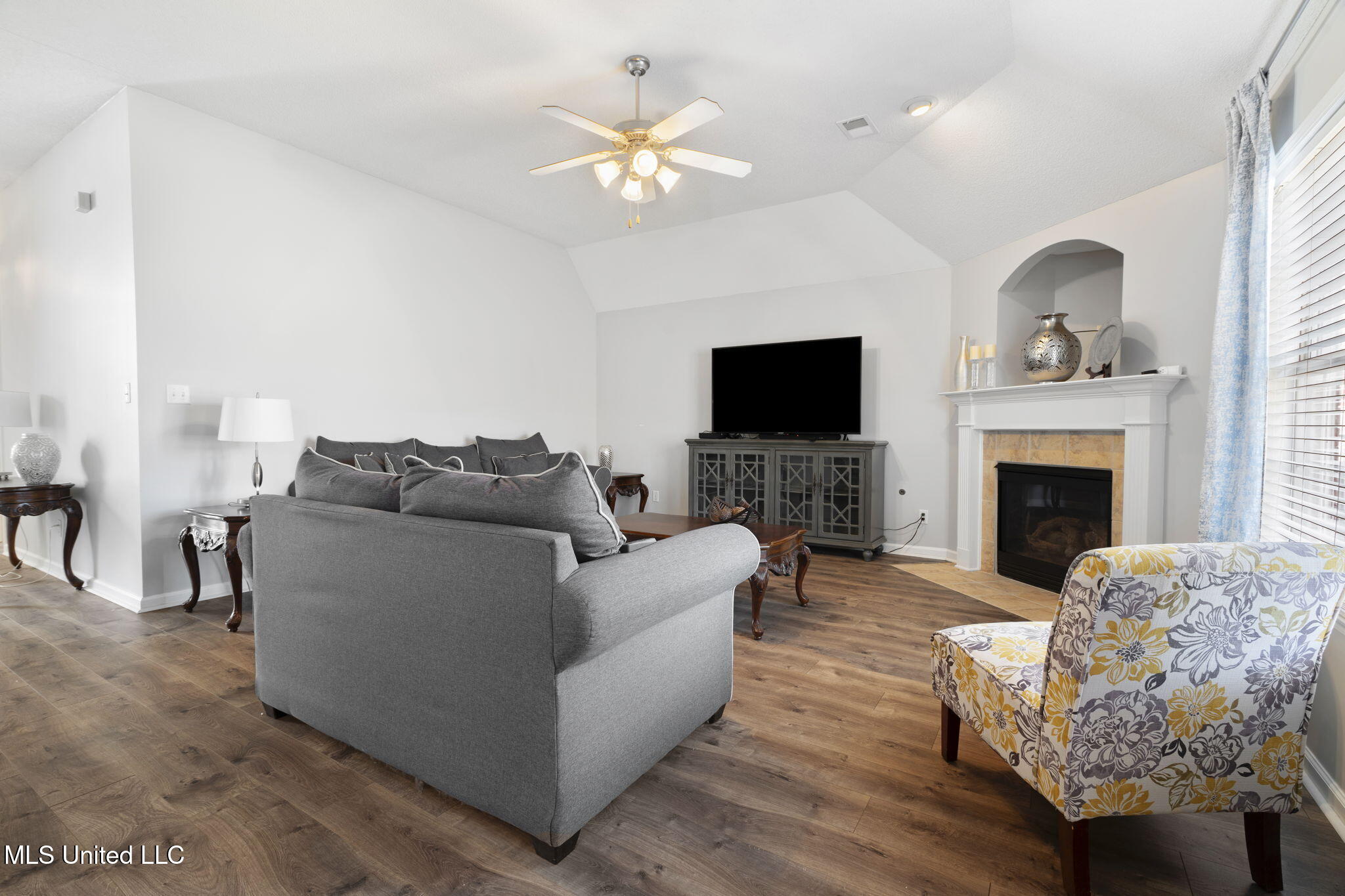 7868 Plantation Ridge Cove Olive Branch, MS 38654 - Photo 8 of 30 8-web-or-mls-7868 Plantation Ridge-07