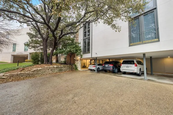 $3,300 | 3730 Holland Avenue, Unit 8H, Dallas, TX 75219