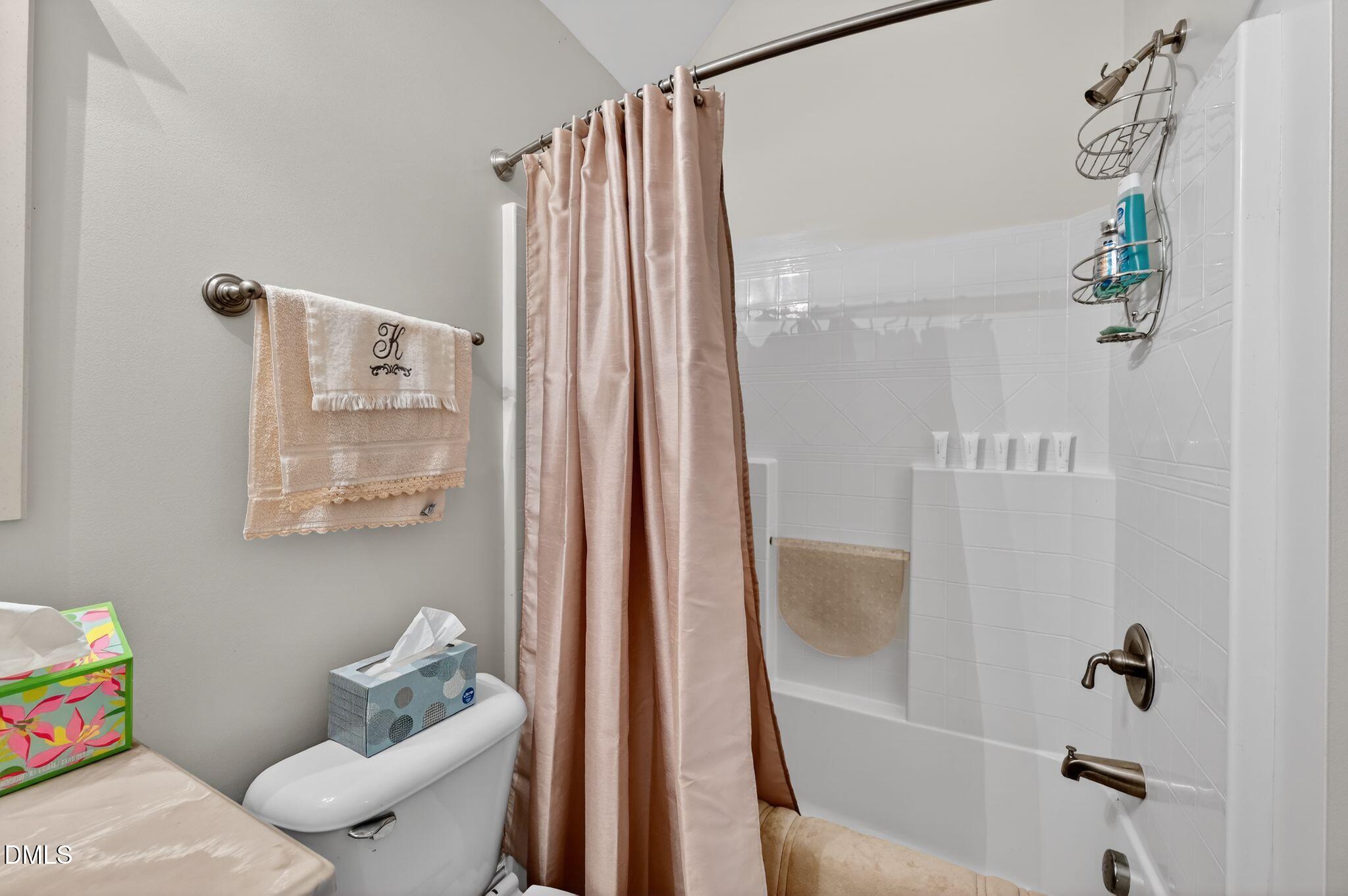 41 Windsor Court Hampstead, NC 28443 - Photo 22 of 30 25_41_Windsor_Ct_Hampstead_NC_28443-Bath