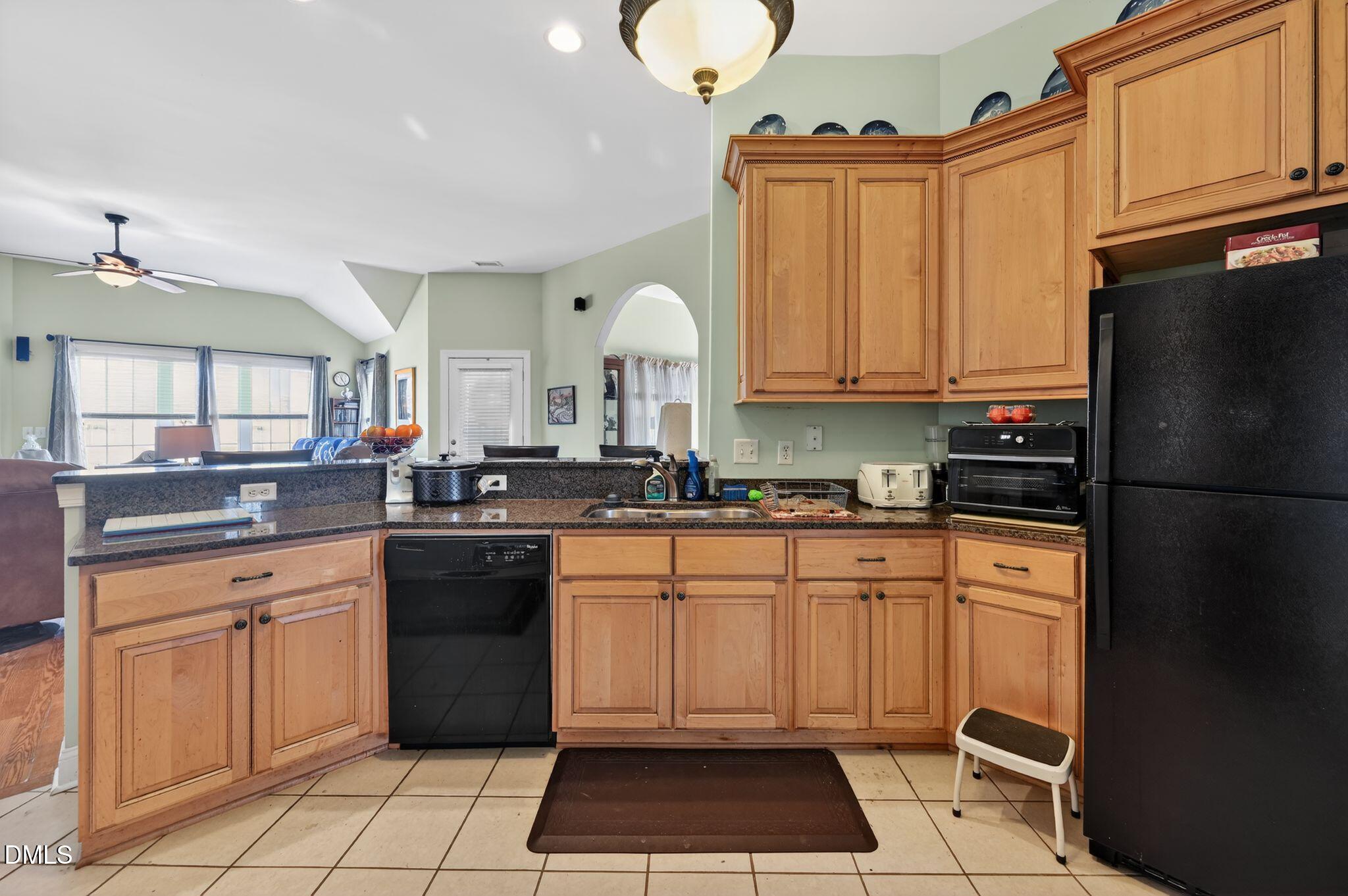 41 Windsor Court Hampstead, NC 28443 - Photo 10 of 30 13_41_Windsor_Ct_Hampstead_NC_28443-Kitc