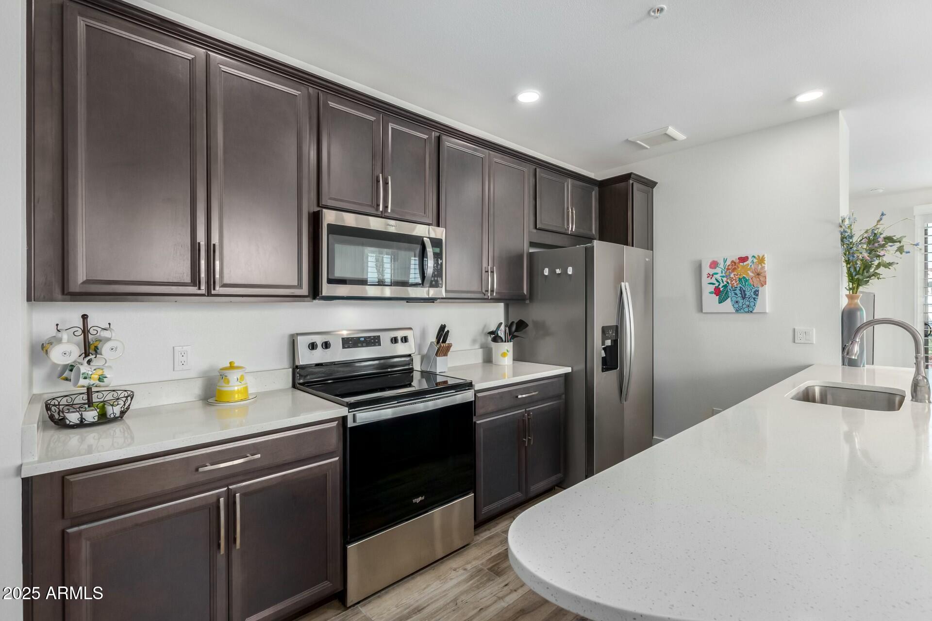 2511 West Queen Creek Road, Unit 262 Chandler, AZ 85248 - Photo 12 of 46 Kitchen