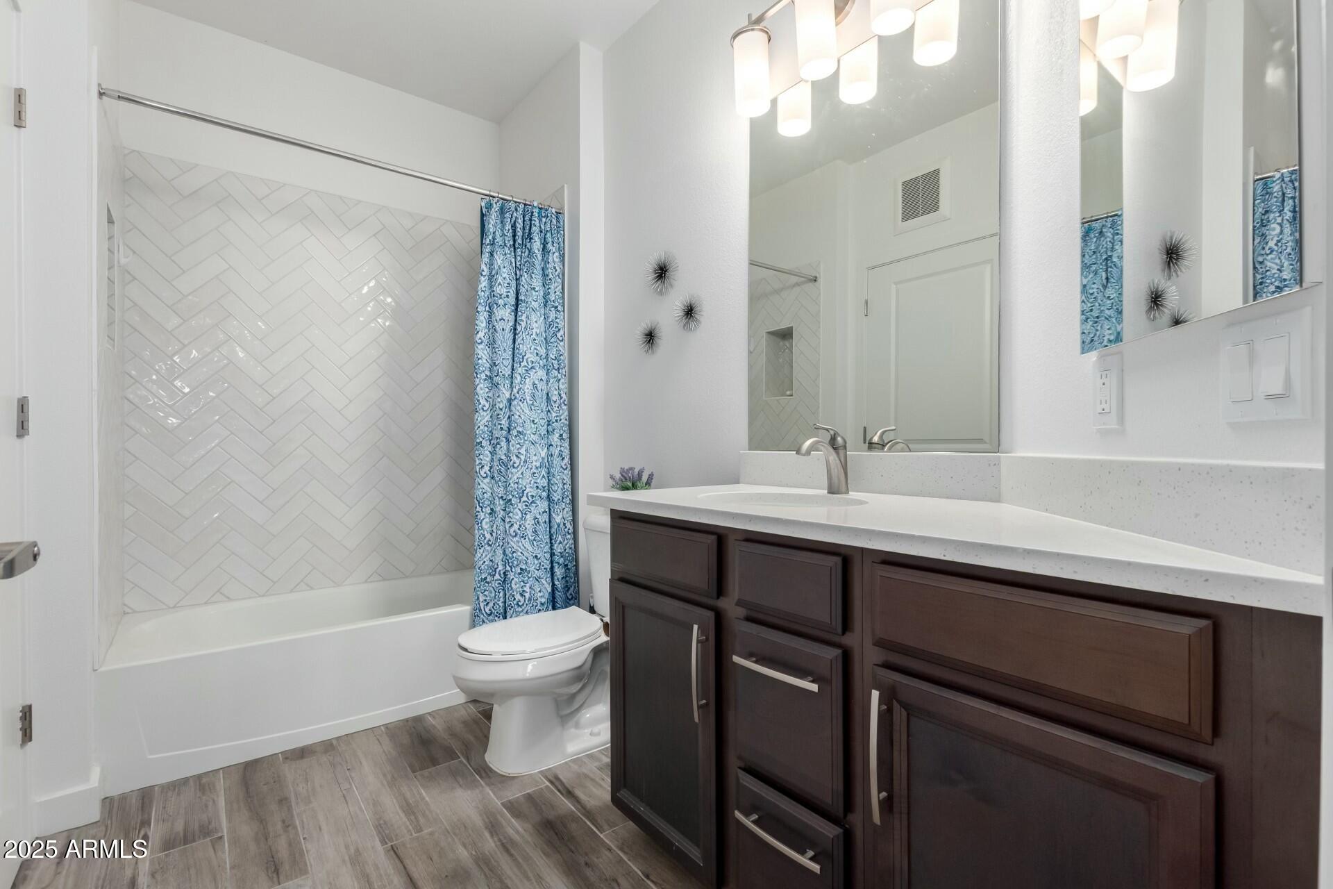 2511 West Queen Creek Road, Unit 262 Chandler, AZ 85248 - Photo 21 of 46 Bathroom 2