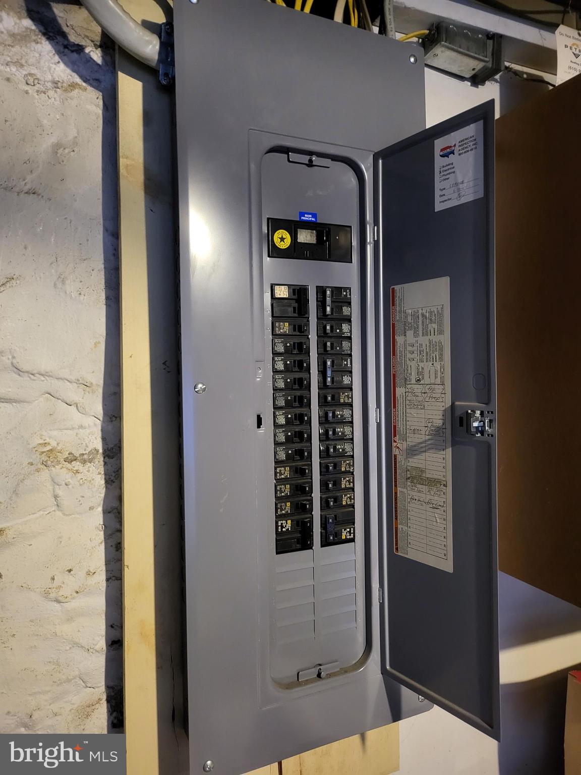 402 Morgantown Road Reading, PA 19611 - Photo 25 of 47 a view of entryway