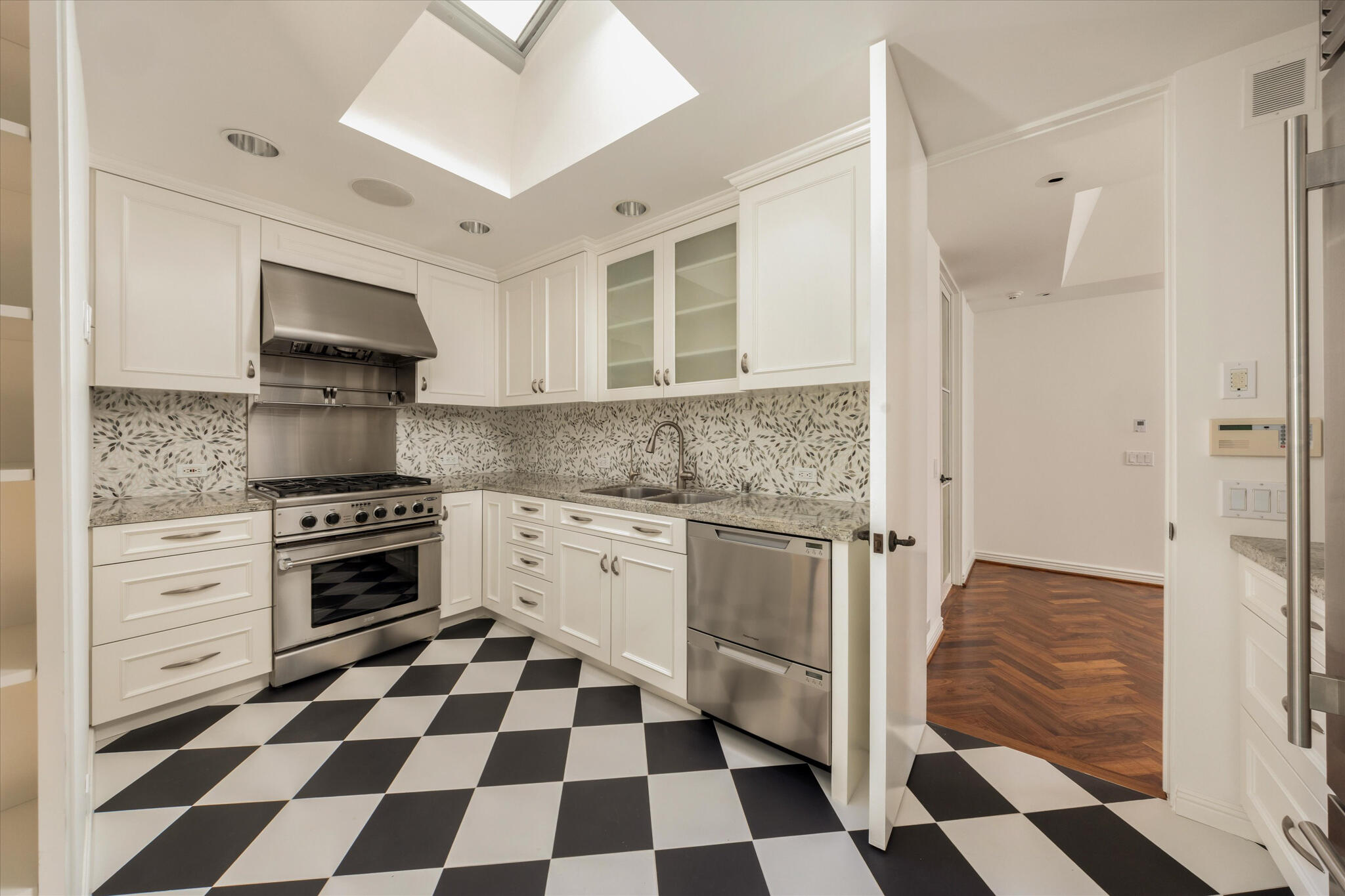 526 San Ysidro Road, Unit A Montecito, CA 93108 - Photo 6 of 23 526 San Ysidro Road-06