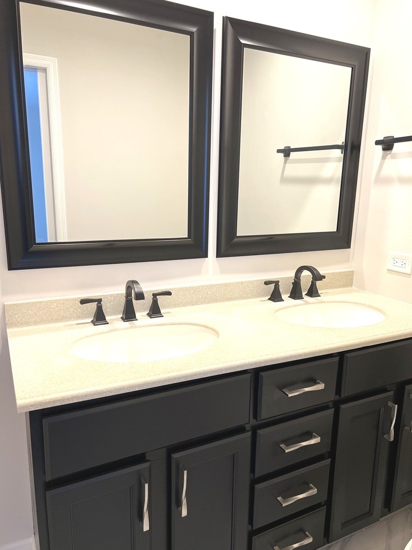 27 Mineola Road, Unit 27 Fox Lake, IL 60020 - Photo 16 of 22 Gallery Image 16