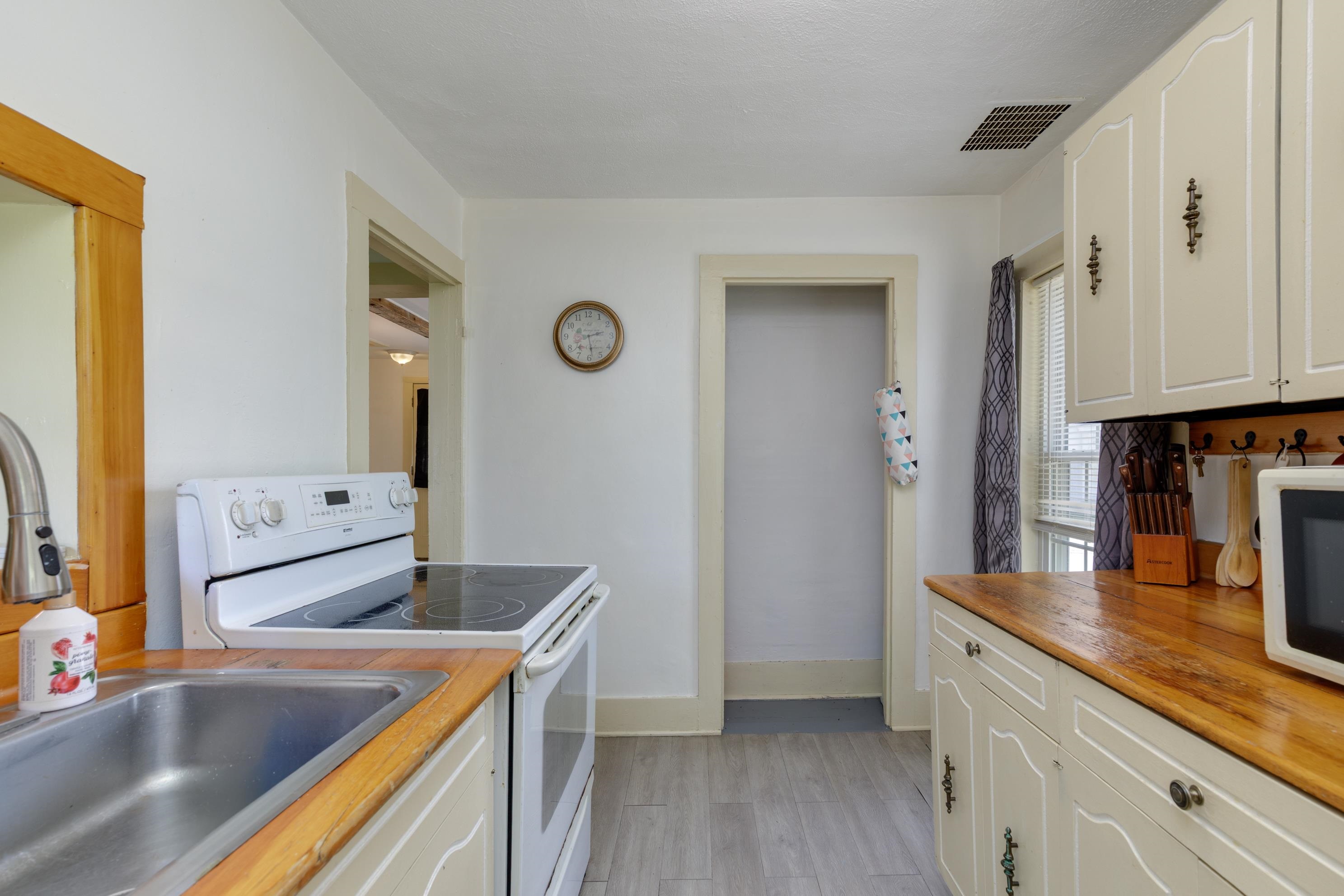 53 Butler Street Hillsborough, NH 03244 - Photo 14 of 40