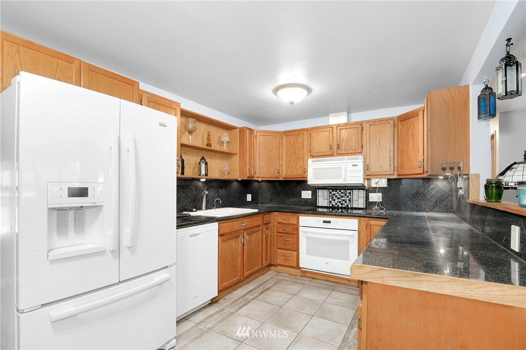 7907 202nd Place Southwest Edmonds, WA 98026 - Photo 12 of 25 Gallery Image 12
