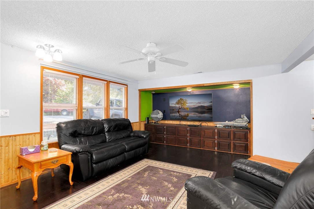 7907 202nd Place Southwest Edmonds, WA 98026 - Photo 15 of 25 Gallery Image 15