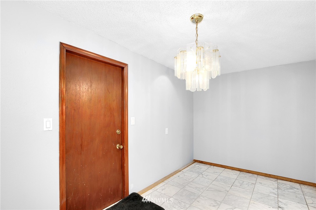 7907 202nd Place Southwest Edmonds, WA 98026 - Photo 4 of 25 Gallery Image 4