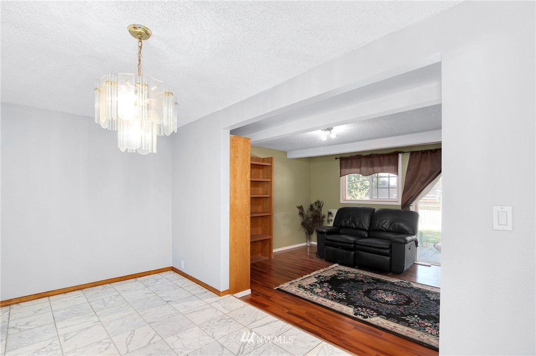 7907 202nd Place Southwest Edmonds, WA 98026 - Photo 5 of 25 Gallery Image 5