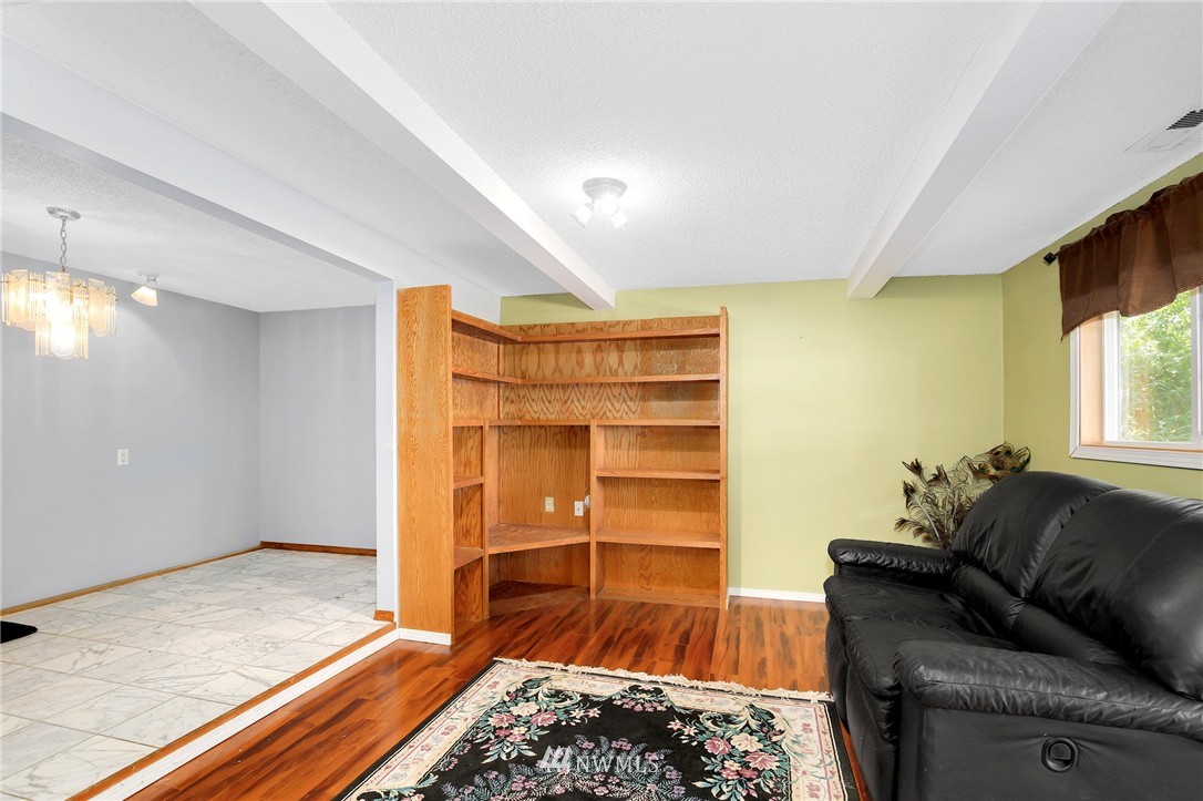 7907 202nd Place Southwest Edmonds, WA 98026 - Photo 7 of 25 Gallery Image 7