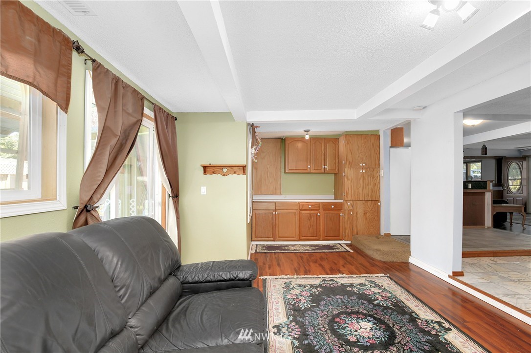 7907 202nd Place Southwest Edmonds, WA 98026 - Photo 10 of 25 Gallery Image 10