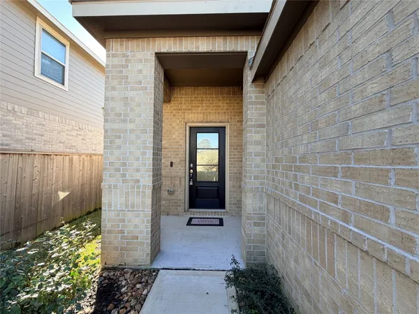 $2,000 | 2023 Foxtail Crk Court, Crosby, TX 77532